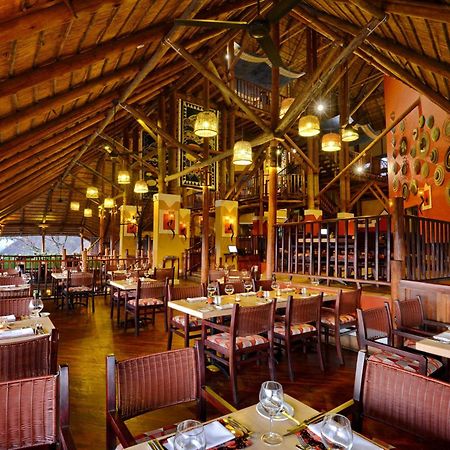Victoria Falls Safari Suites Exterior foto