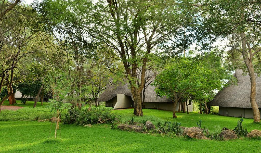 Victoria Falls Safari Suites Exterior foto